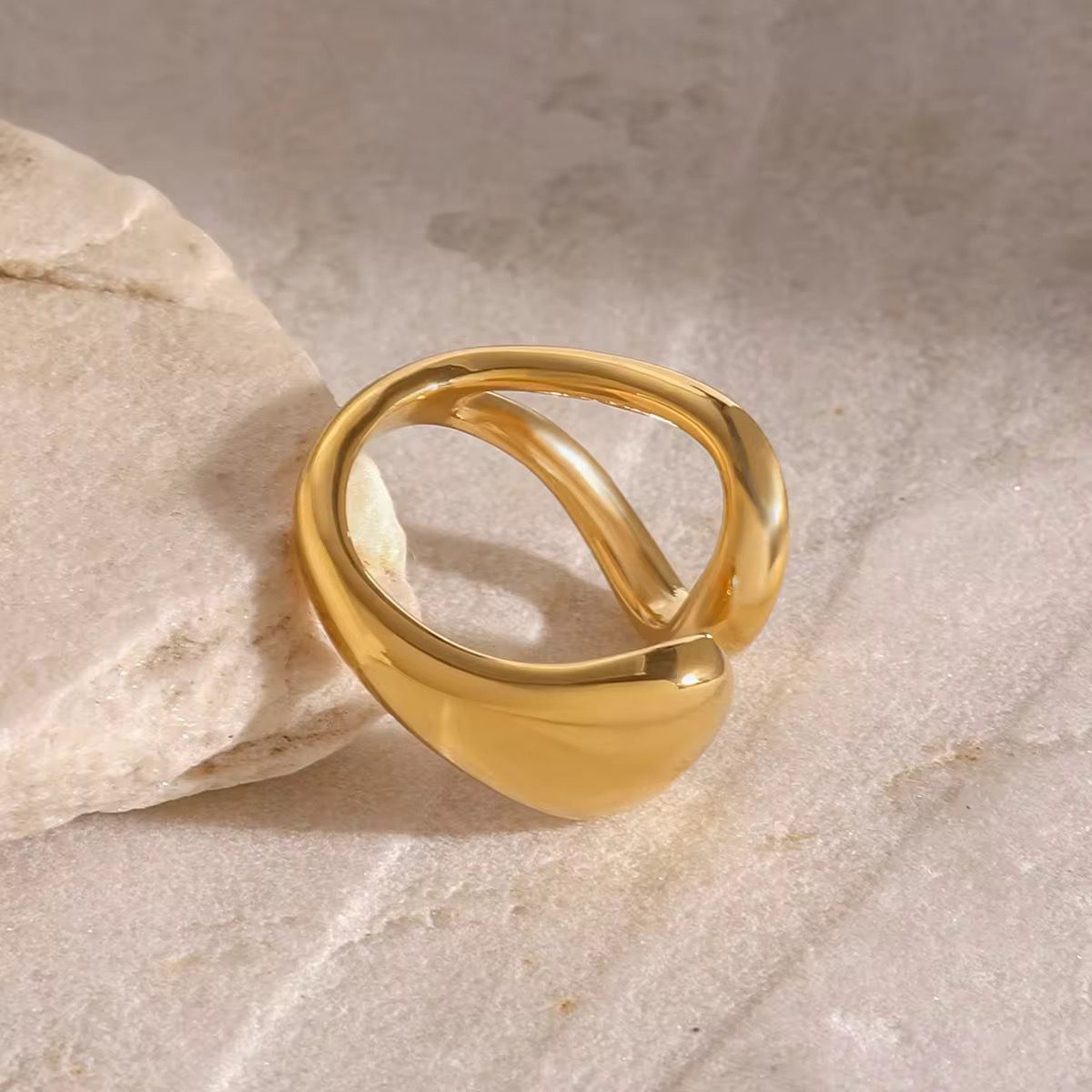 Hollow Ring