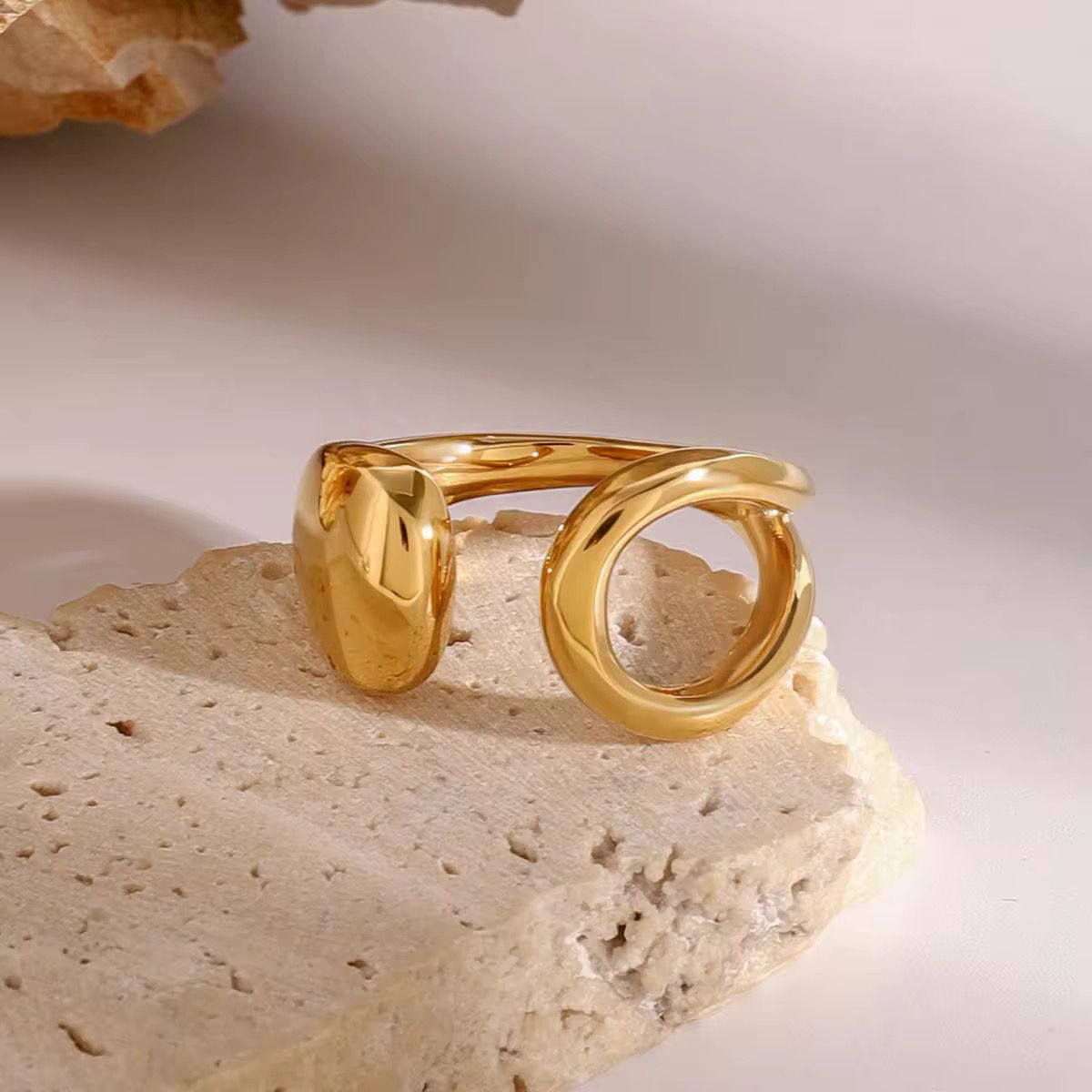 Hollow Ring