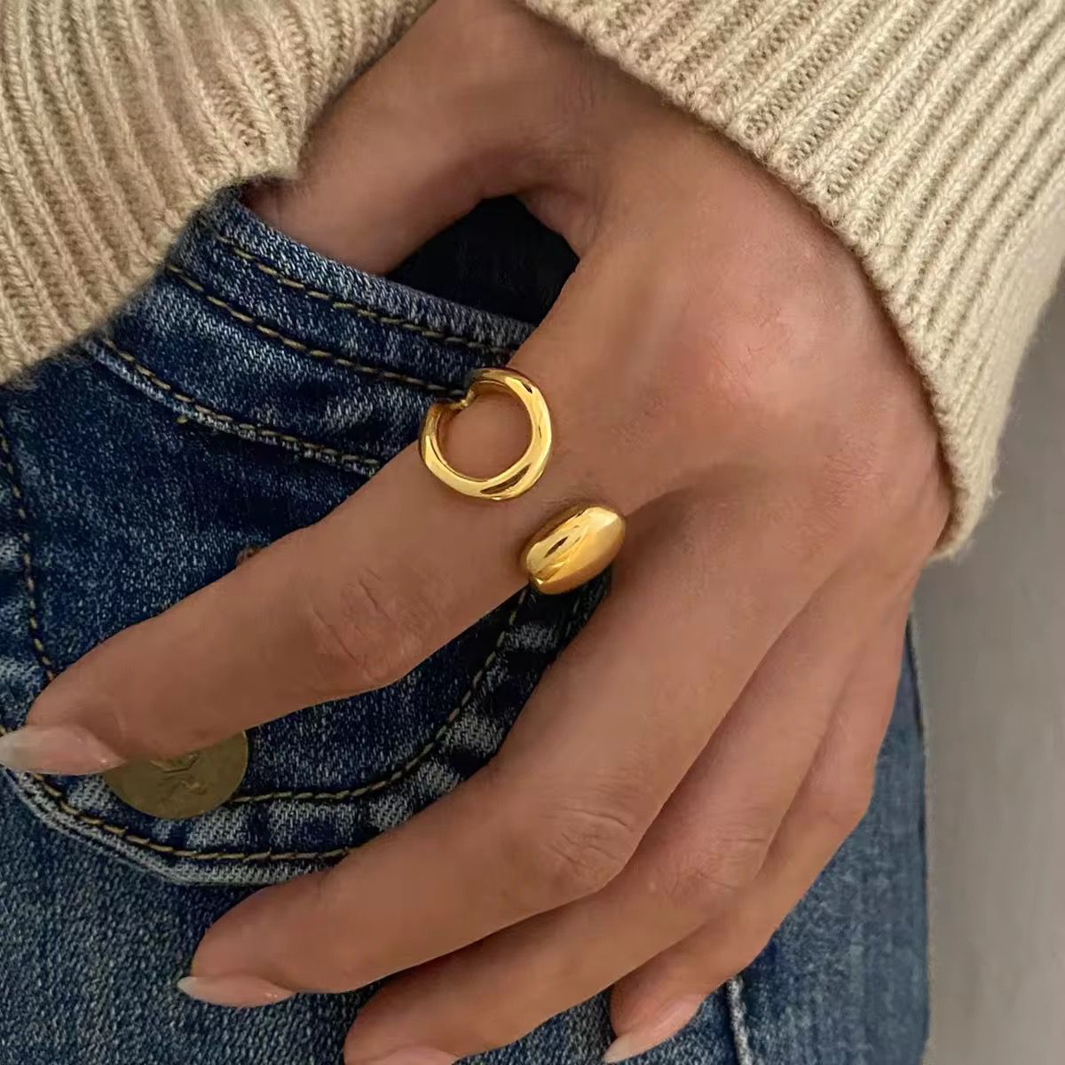 Hollow Ring