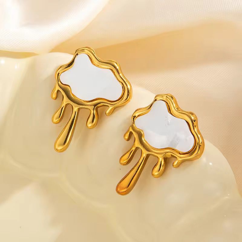 Cloud Studs